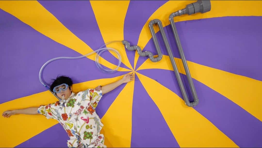 すしらーめん《りく》のインスタグラム：「bad guy この状態の私は普段の3倍声がデカいです #youtube」