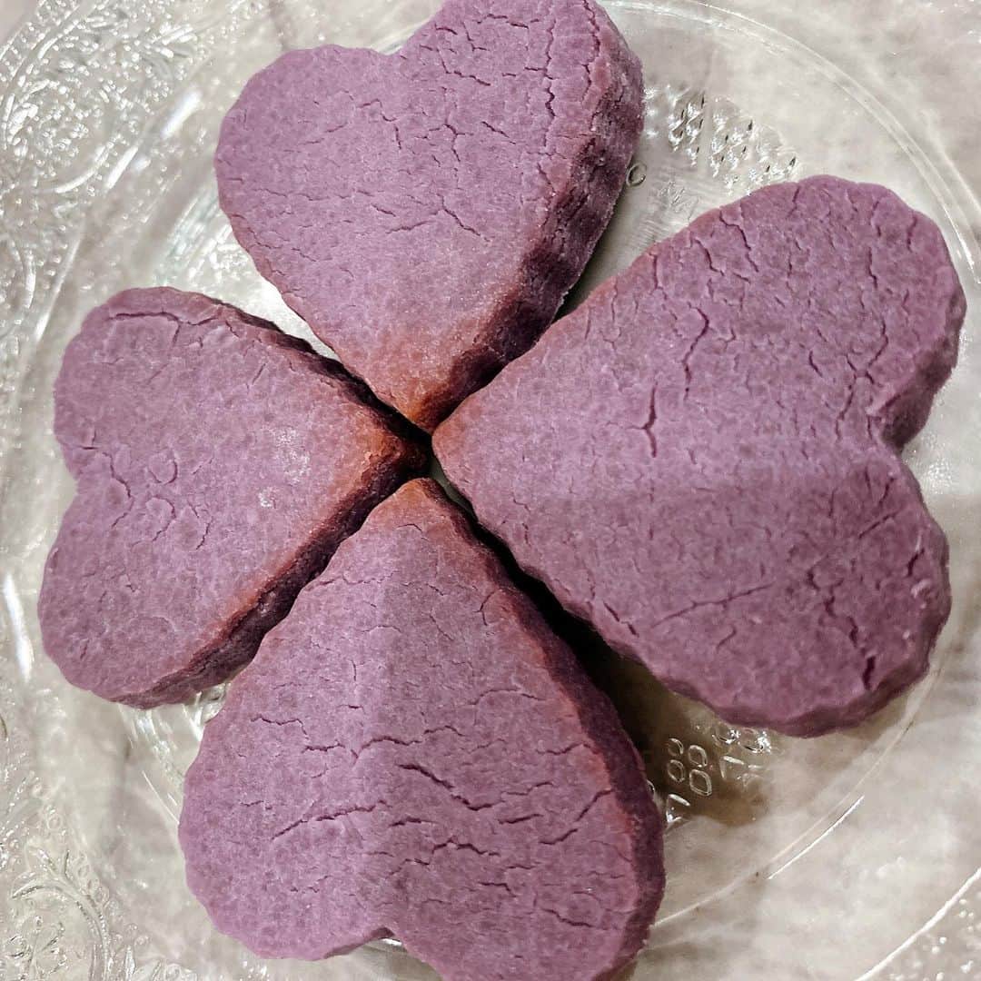 渡辺美奈代さんのインスタグラム写真 - (渡辺美奈代Instagram)「わんこのおやつ作りました！  #紫いものクッキー #手作りおやつ #Minayoおやつ #渡辺美奈代」4月9日 21時42分 - watanabe_minayo