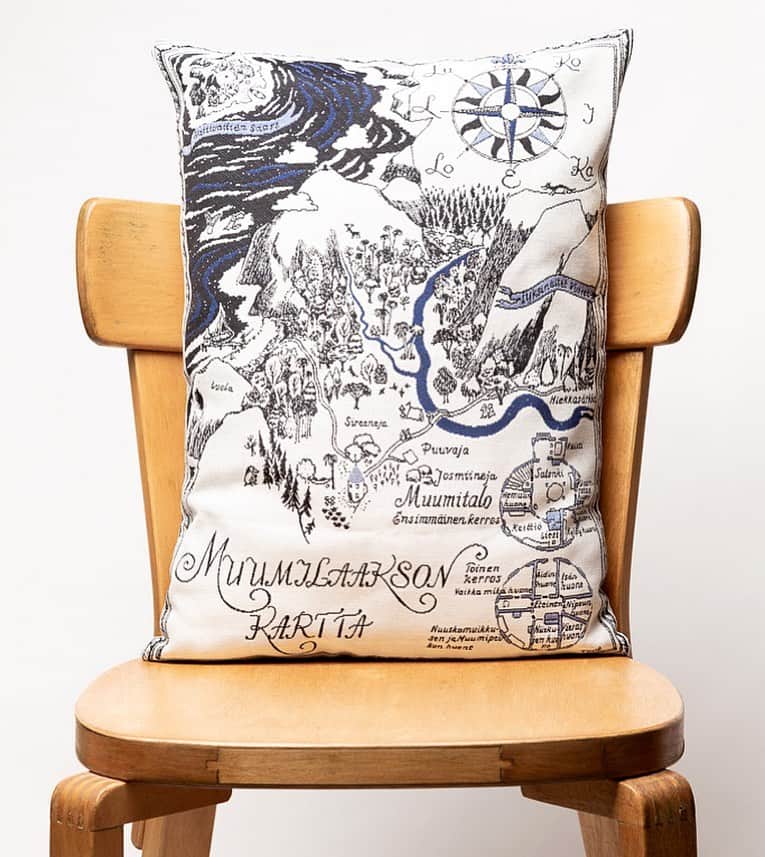ムーミンさんのインスタグラム写真 - (ムーミンInstagram)「❤️ GIVEAWAY ❤️ The beautiful Map of Moominvalley Cushion Cover will add a bit of Moominousity to your home ✨ Comment on this post and you are in the draw to win one! The winners will be picked on April 16th. ⭐️ Moom.in/terms-moomin ⭐️ #moomin #moominofficial #giveaway」4月9日 21時42分 - moominofficial