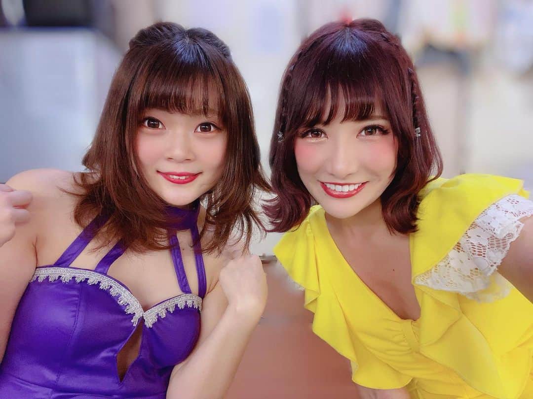 のインスタグラム：「インスタでのご報告が遅くなってしまいましたが、緊急事態宣言を受けて川崎ロック座の出番が7日で千秋楽となってしまいました。 . 急な出来事だったので心の準備ができておらず、受け入れるのに時間がかかってしまいましたが、これで良かったと思うし今は営業再開を待つのみです🌸 . デビューから2週目でまだまだ緊張していたけど、今週もお姐さん方お客様方、劇場の方がとても優しくしてくださり毎日楽しく踊ることができました😊💃 . 写真は莉緒姐さんと😍 . ロック座って本当に素敵なところです🥺✨ また早く乗りたいな👗 . #ストリップ #川崎ロック座 #strip #脱衣舞 #japanesegirls #asiangirls #踊り子」