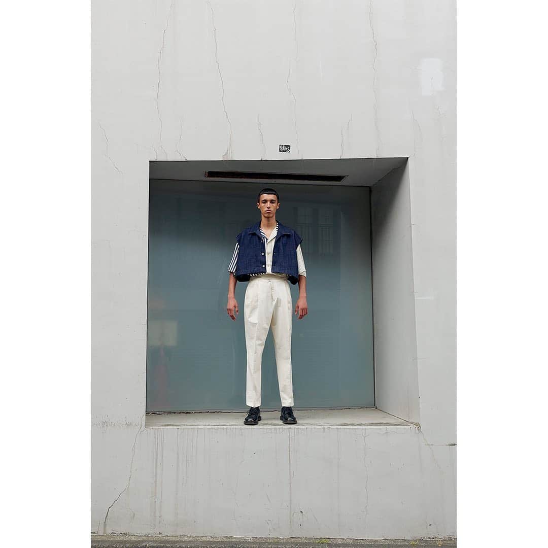 KUROのインスタグラム：「KURO 20ss collection  #kurodenim #architecture #denim #k-line」