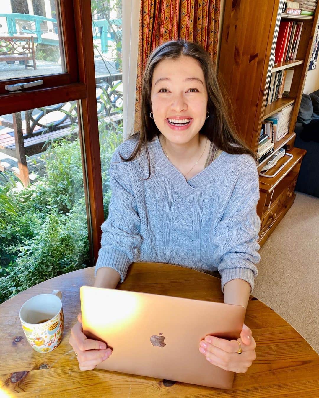 香華（KOuKA）のインスタグラム：「In these troubled times I have my own little piece of happy news to share. I officially #matched with my first choice program in NY specializing in medical nutrition! From September I will be entering a combined program to obtain my Masters of Science in clinical nutrition and my RD credentials! I’m so, so excited to be one step closer to achieving my goal of being a clinical dietitian ☺️❤️🙏 #matchday2020 #stayhome」