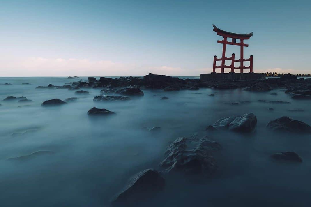 Hikaruのインスタグラム：「金比羅神社 . .  #NiSi #nisifilters #nisifiltersjapan #北海道 #instagram #東京カメラ部 #tokyocameraclub #natgeo #bealpha #sonyphotography #pashadelic #team_jp #bestjapanpics #natgeo #ig_japan #natgeoyourshot #yourshotphotographer #myrrs #hellofrom #naturephotography #ig_worldclub #1x #landscapephotomag #landscapelovers #lovers_nippon #visitjapanjp #art_of_japan #splendid_earth #日本の絶景 #ig_great_pics」
