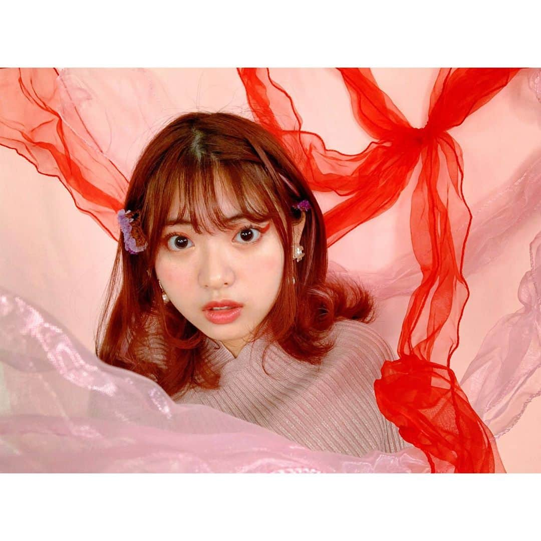 馬嘉伶さんのインスタグラム写真 - (馬嘉伶Instagram)「🍵 #20200409 #RED #❤️ #PINK #💗 . 雑誌#bis の中で紹介しているメイクを 自分なりに 挑戦してみました💄 . 今日はお家で写真をいっぱい撮りました📸 #おうち時間を楽しむ 方法と #女子力アップ することをちょっと見い出しました🤗 そして 明日は#モデル修行🌺 最後の1日です 最後まで応援してくださいね #おうち時間 #Stayhome #Stayhomestaysafe」4月9日 22時39分 - macyacyarin