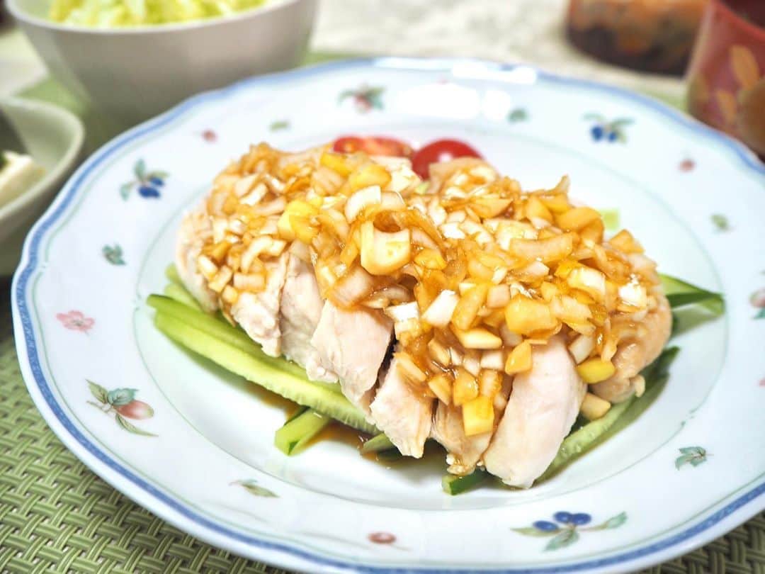 松本有紗のインスタグラム：「ダイエットで鶏肉ばっかり食べてます🐔 冷凍庫は鶏肉でいっぱいです。  #鶏肉　#ありがとう」