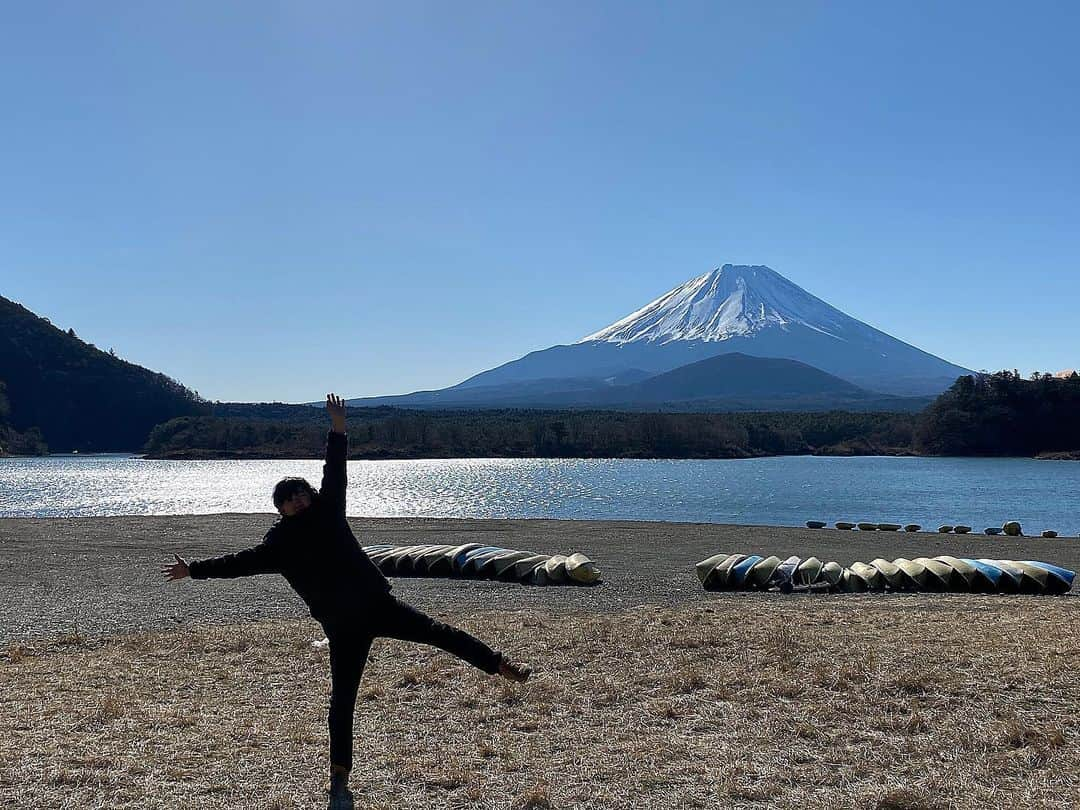 後鳥亮介のインスタグラム：「なかなか難しいかもしれないけれど心穏やかに過ごしましょうね。 早くキャンプ行けるようになったらいいな。 おやすみなさい。」