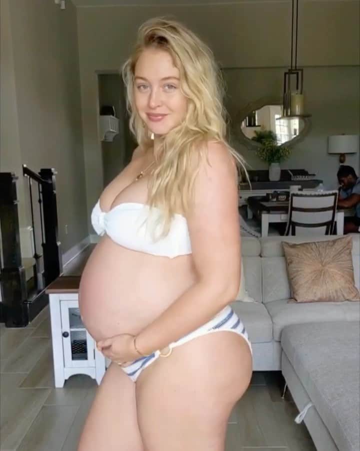イスクラ・ローレンスのインスタグラム