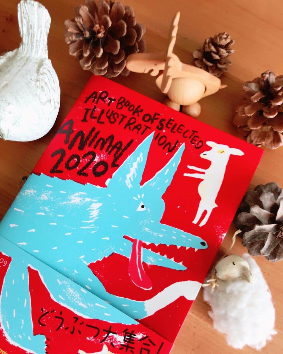 イラストレーター山崎牧子さんのインスタグラム写真 - (イラストレーター山崎牧子Instagram)「ANIMAL2020  ARTBOOK of SELECTED ILLUSTRATION @artbook_jp ⭐️カバーイラストマット和子さん 3月31日より発売されています。 私も109作家に入れて頂いてます🐭Amazonでも販売中。 109作家さんの動物たちの世界を ぜひお楽しみください。 #animal2020#artbook#animal#illustration#artwork#book#watercolorpainting#watercolor#illustrator#動物#イラスト#イラストレーター#水彩画#本#かわいい」4月10日 10時01分 - makiko.inatome