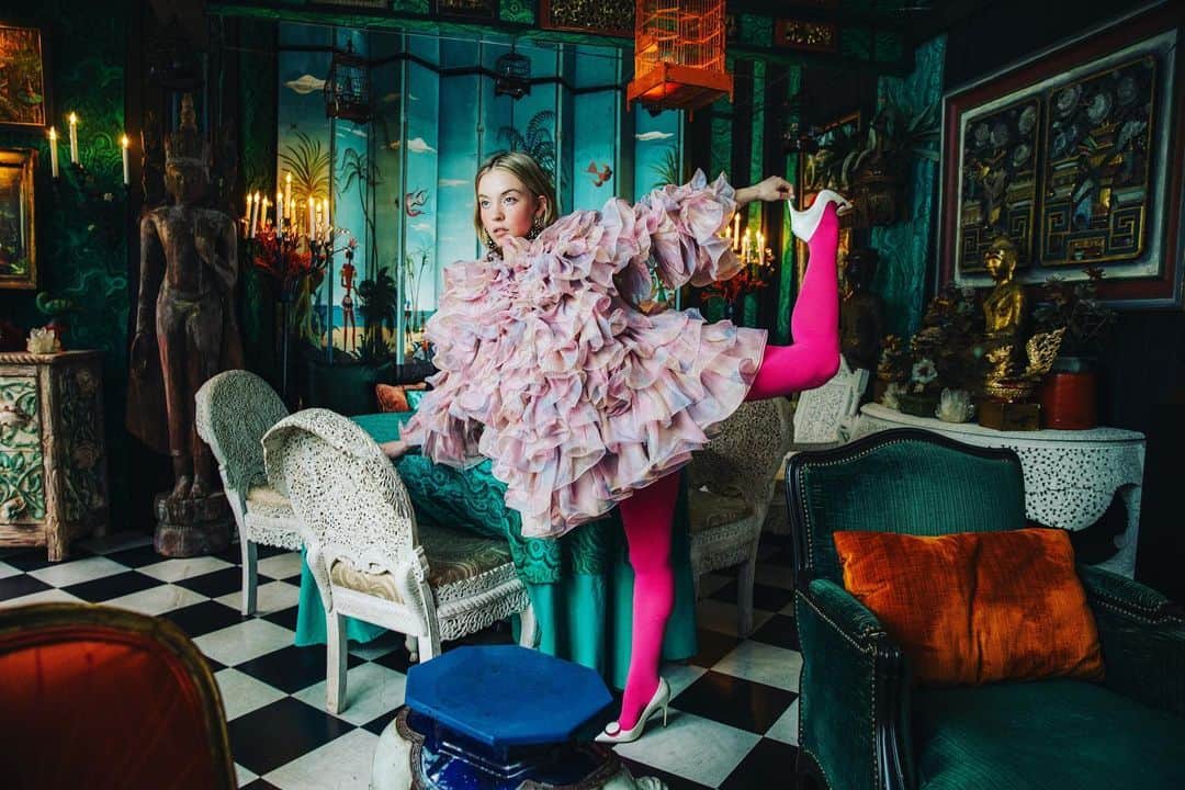 コール・スプラウスのインスタグラム：「Got to shoot the timeless @sydney_sweeney for @papermagazine a little while ago, happy to finally show them off. I’ll be keeping you guys busy with some imagery while you all stay safe~  Hair: @pasqualeferrantehair  MU: @natashaseverino_makeup  Styling: @ashleyfurnival」