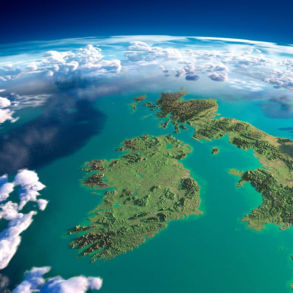 コナー・マクレガーさんのインスタグラム写真 - (コナー・マクレガーInstagram)「‪Feast your eyes on the finest land the world has ever known. The great land of the Emerald Isle of Ireland. ‬ ‪É a chur ar an bpunt, we find it all ways here.‬ And always, too.  40 shades of green, Johnny said.  Mr. Cash himself.  Wow ❤️☘️💶🙏 We will rise and we will prosper!  For it is all we know.」4月10日 6時17分 - thenotoriousmma