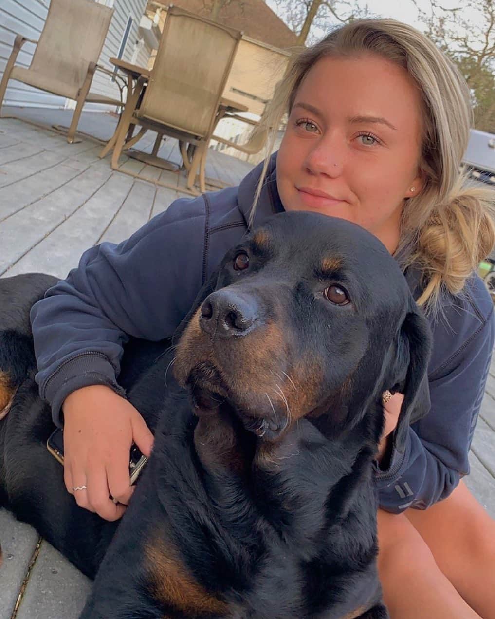 Jazmyn Fobergのインスタグラム：「quarantined with my best friend>>> 🐾❤️」