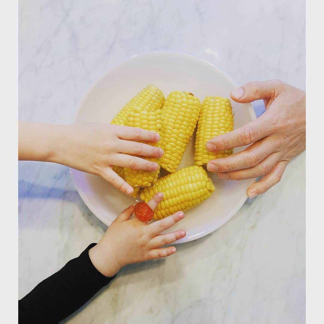 ソン・テヨンさんのインスタグラム写真 - (ソン・テヨンInstagram)「: #옥수수 <corn>타임^^」4月10日 7時38分 - sontaeyoung_official