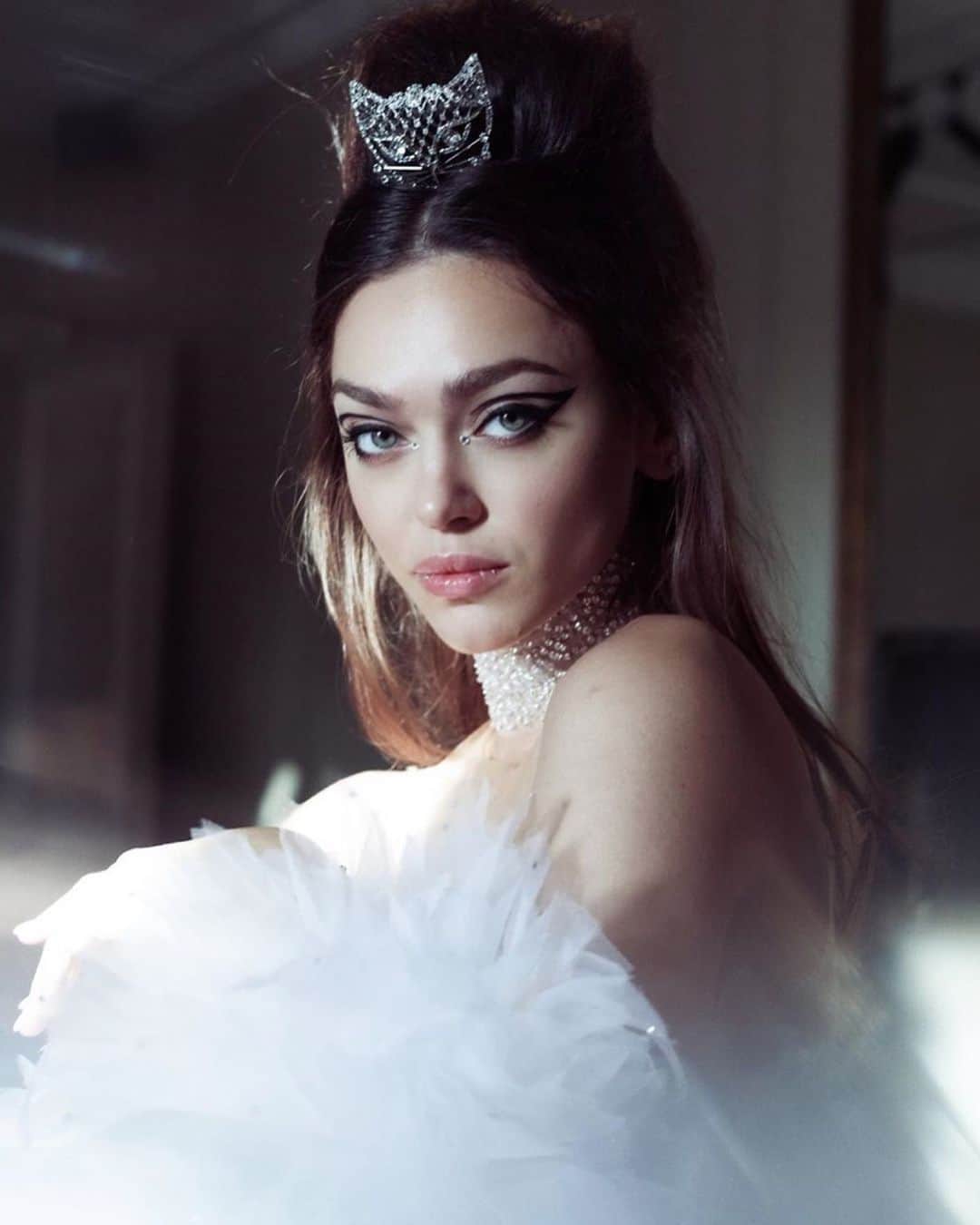 Zhenya Katavaのインスタグラム：「Once Upon a Time in Paris 🤍」