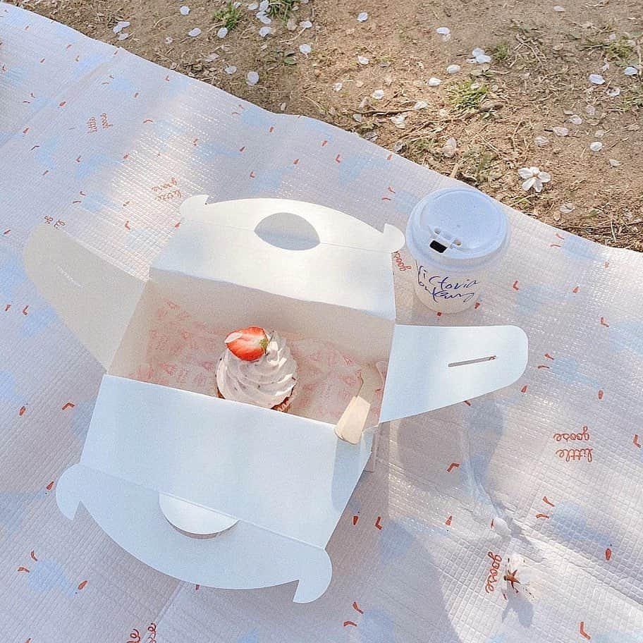 ユンジュさんのインスタグラム写真 - (ユンジュInstagram)「🏷🧁」4月10日 19時10分 - __pink_tape