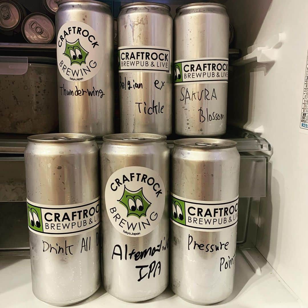 Adamのインスタグラム：「Have a great Friday, wherever you’re locked down. ありがと @craftrock_brewing 今から飲むぜ🥰」