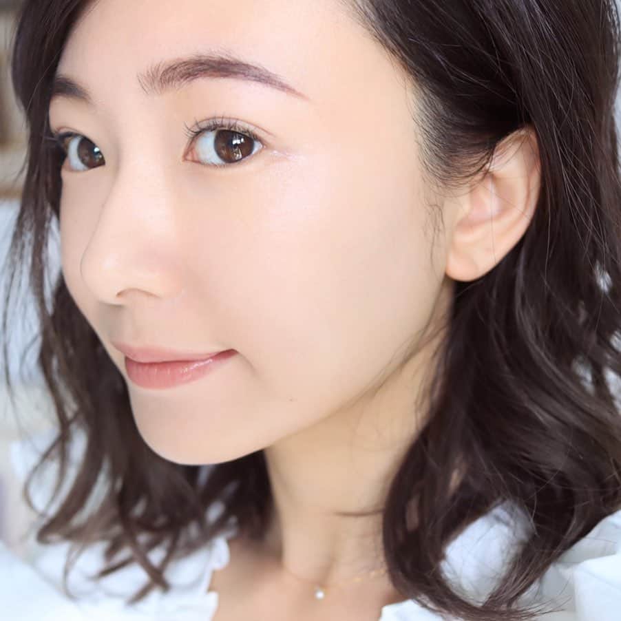 西川瑞希（みずきてぃ）さんのインスタグラム写真 - (西川瑞希（みずきてぃ）Instagram)「最近お気に入りの"しっかり潤う"スキンケア❤︎ 乾燥しやすい私のお肌ももっちり柔らかく、潤いたっぷりになる…✨お肌ケアは年中“保湿”に気をつけていて、その中でもなるべくお肌に負担をかけないものをこだわって選ぶようにしています！ . ブライトエイジ　@brightageworld #リフトホワイトローションモイスト #リフトホワイトパーフェクション . たった2本だけのシンプルケアでも本当に保湿力が高くて、一日中ツヤがキープされる感覚！特にローションをたっぷり入れ込んだ後の透明感溢れる感じ、プルンっとハリ肌になる感じ、凄くいい// 動画も撮ってみたんだけど、このもちもち感とかツヤ感わかるかなあ？ . それに保湿だけじゃなく"美白"にもしっかりアプローチをしてくれて、お家にいても外からの紫外線で焼けちゃうって言うし…これから日差しも強くなるから使い続けたいアイテムのひとつ☀️ . 最近はお家にいる時間も長くなったから、さらに時間をかけてケアしています☺︎ #おこもり美容 . 素肌が生き生きしてるって、嬉しいな💠♡ . #ブライトエイジ #化粧水 #美容液 #スキンケア #うるおい倍返し #mizukitotalbeauty #skincare #pr」4月10日 19時04分 - mizuki_nishikawa_