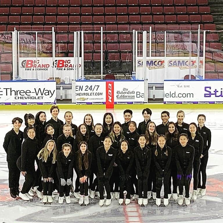 ベアトリサ・リャンのインスタグラム：「It's official, TOI Nationals has been cancelled this year. So sad for these kids that have been working their butts off and were so excited to show off their new programs. Everyone had such 🔥 for this season. I was so happy we had so many new faces on the team discovering TOI for the first time and seeing them light up at practices. Aside from the Coronavirus situation, this team went through a lot this year... So I'm confident that we will all come out the other side stronger and closer as a skating family. Can't wait to have team huddles, "synchro semi-circles", and yell at you for "LINES‼️" again 😄 🖤💜 @laicetheater @createdbydanelle  #NationalTOI #TOI  #theateronice #losangelesicetheater #LAIT #teamsports #youthsports #team #usfigureskating #iceskating #love #passion #coachlife」