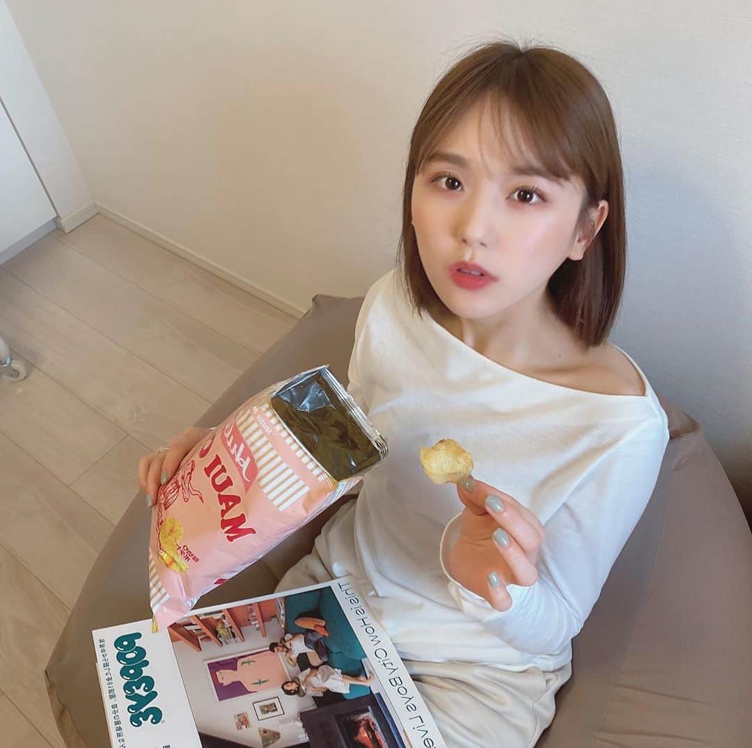 ひよんのインスタグラム：「🍭🍫🍦 ㅤㅤㅤㅤㅤㅤㅤㅤㅤㅤㅤㅤㅤ お家にいると食べてしまう。。 どんどん太るーーーー😰🥵😩 から、ひよんの筋トレとひよん丼とかで どうにか乗り切りたい😷🐷🍚 ㅤㅤㅤㅤㅤㅤㅤㅤㅤㅤㅤㅤㅤ #お家時間 #ひよん」