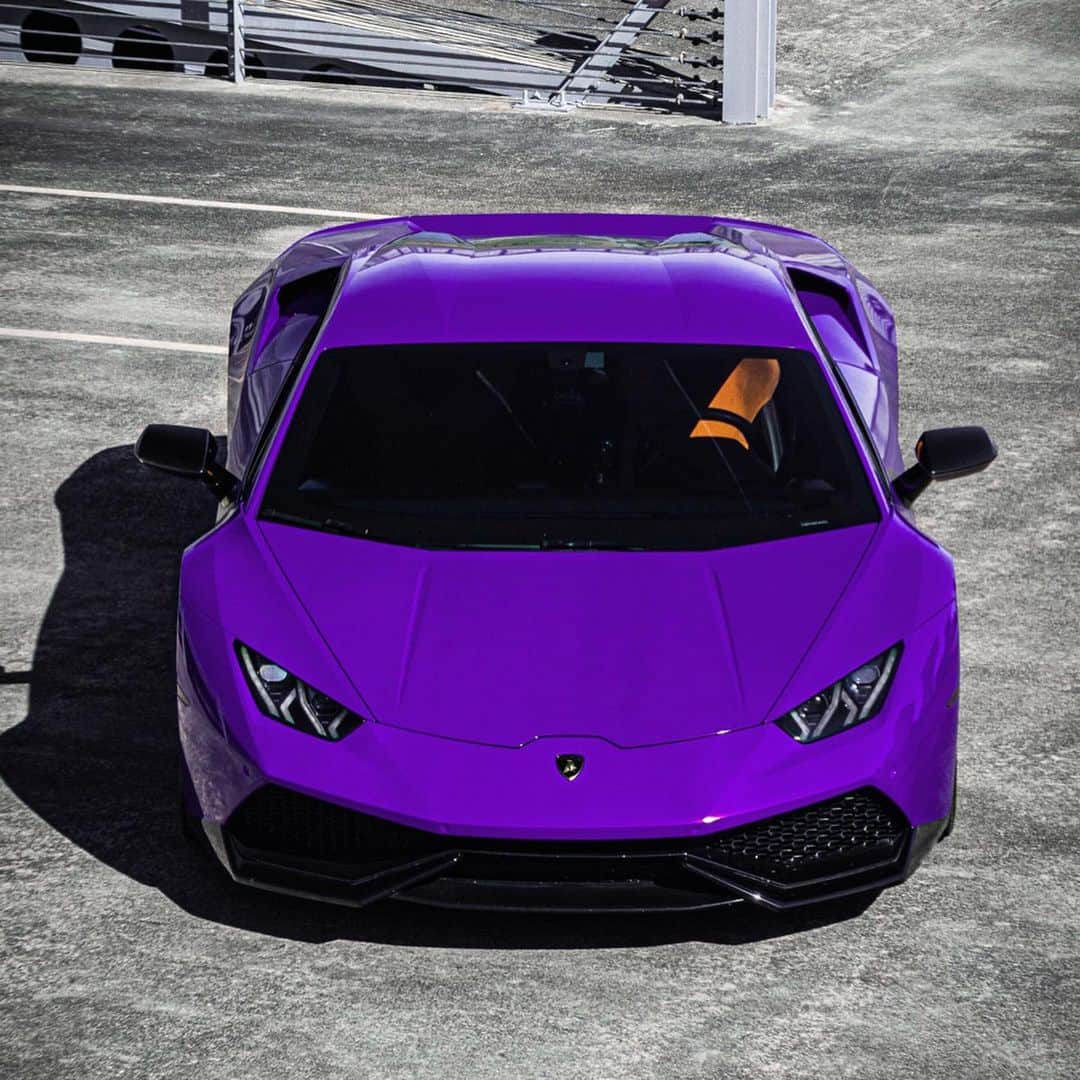 CarsWithoutLimitsさんのインスタグラム写真 - (CarsWithoutLimitsInstagram)「Purple never looked so good 🤤 Owner @theamericankhalifa  Photo @supercarcam  #carswithoutlimits #lamborghini」4月10日 11時47分 - carswithoutlimits