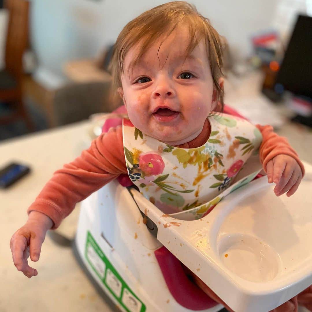 マイケル・グラント・テリーのインスタグラム：「She was day drinkin’ again. #quarantine」