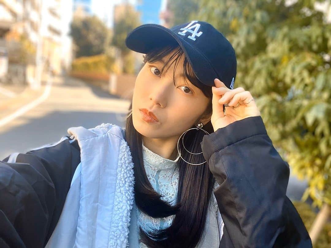 横山由依さんのインスタグラム写真 - (横山由依Instagram)「The NEWERA Book spring&summer2020 発売中です🧢 インタビューもありますので、 チェックしてくださいねー！  #newera #ニューエラ」4月10日 13時08分 - yokoyamayui_1208