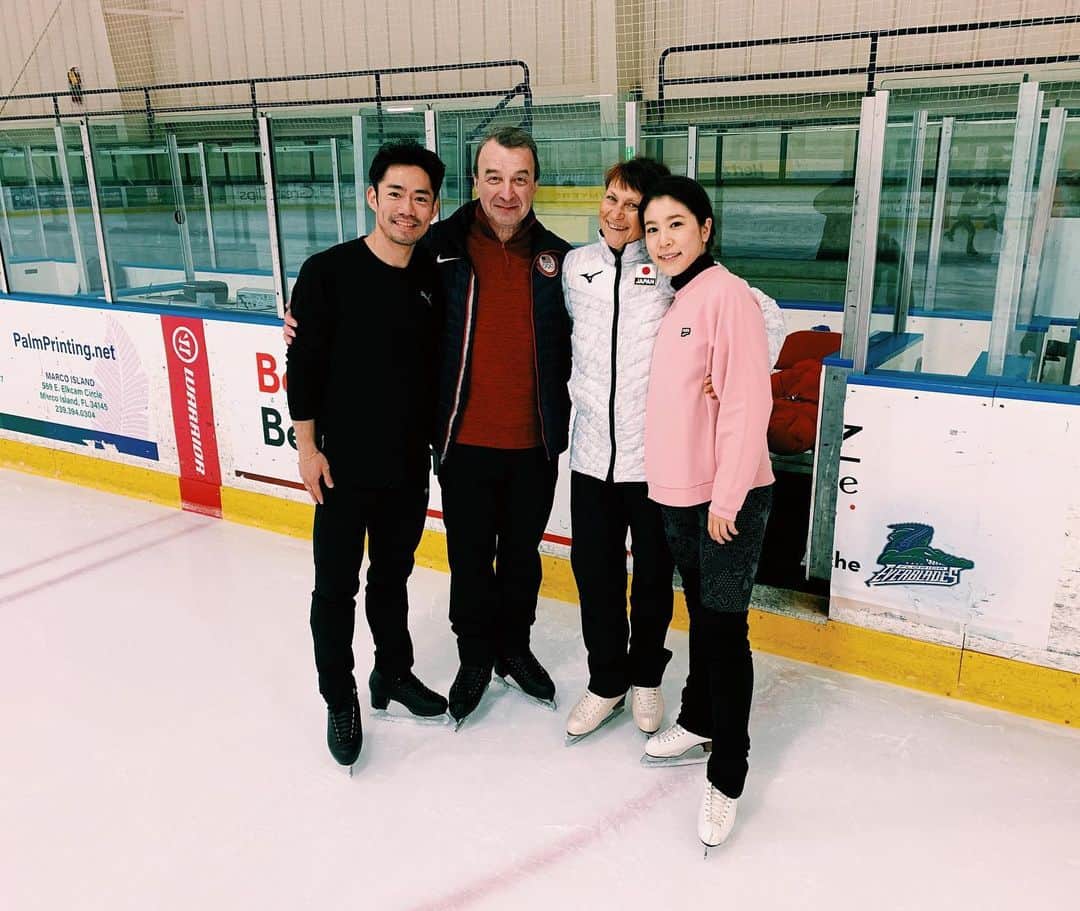 村元哉中のインスタグラム：「April.9.2020 HAPPY BIRTHDAY to the one and only MARINA 🎂🎉❤️ first picture back in February... so many thoughts running through my mind right now but we are all in this together! 🙏🏻🌸 and just an update Daisuke and I are safe, trying our best to stay healthy and positive ... :) ⠀  マリーナコーチのお誕生日🎉💐 フロリダ初日の練習の時の写真📸 最高の笑顔で迎え入れてくれました！今は本当に大変な時期で、先が見えない、不安しかない状況ですがみんなで乗り越えて、今できることを頑張っていきましょう！ ⠀  あ！大ちゃんと私は毎日の健康管理欠かさず無事です！🙇🏻‍♀️」