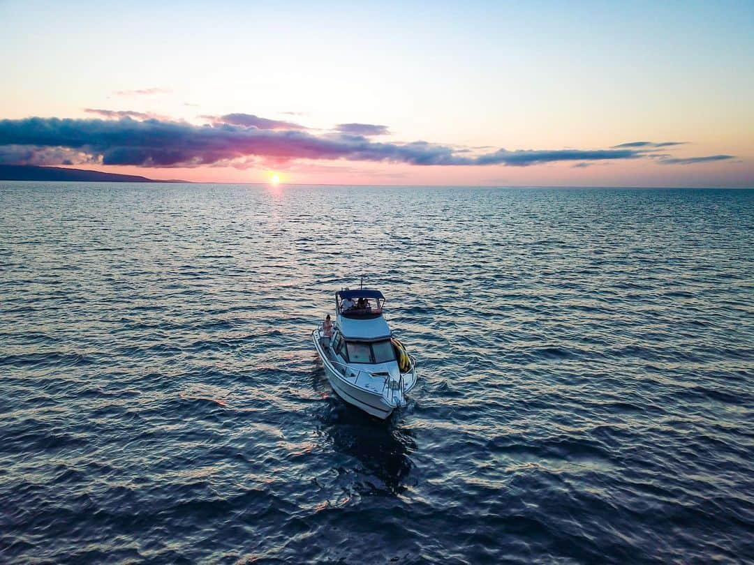 MEGUMIのインスタグラム：「Drone photo☀️ 外に出れないから写真に癒されよう✨✨ 今はガマン🥺  #sunset_pics  @mgm1223  #dronegirls#dronegirlsglobal #sunsetphotography #dronesunset #dronephotography #dronephotography #dronepilot #droneschool#travel#photo#dsj#dji#followme #ドローン#ドローン撮影 #ドローン空撮 #ドローン操縦 #ドローン女子 #ドローンスクール #ドローン好きな人と繋がりたい#旅行が好きな人と繋がりたい #写真好きな人と繋がりたい #スカイエステート株式会社」