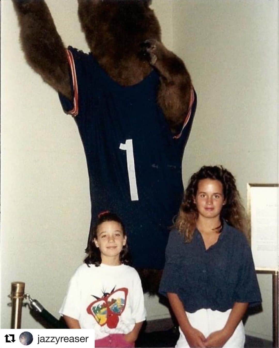 エリザベス・リーサーのインスタグラム：「Regram from my sister @jazzyreaser who as you can see was calling people on their bullshit since Day 1 ・・・ Shout out to Aunt Nancy for finding this cool throw back photo of me and @elizabethreaser . Also shout out to my oversized Sylvester t-shirt. #simplepleasures」