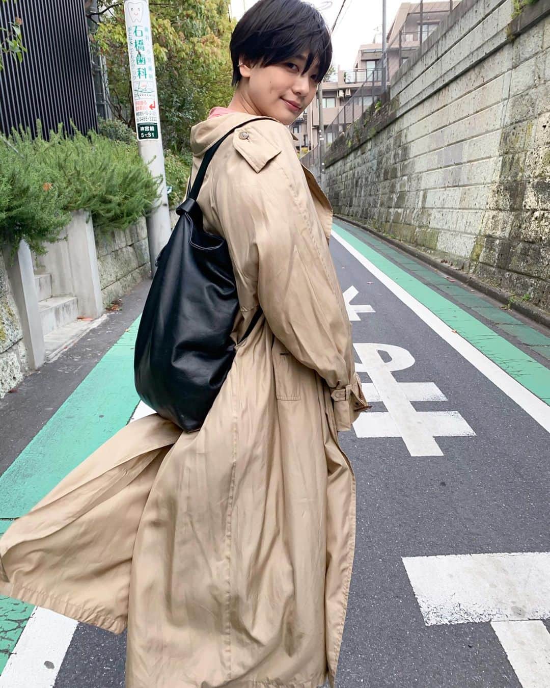 石川瑠利子さんのインスタグラム写真 - (石川瑠利子Instagram)「. . いつかの1枚。 お気に入りの @luik0121 のトレンチコート🧥 usedだけど状態がすごく良くて、何よりしわになりにくい素材なのが助かる😎✨ . . #fashion #code #luik #aeta #spring」4月10日 19時23分 - ruriko_ishikawa