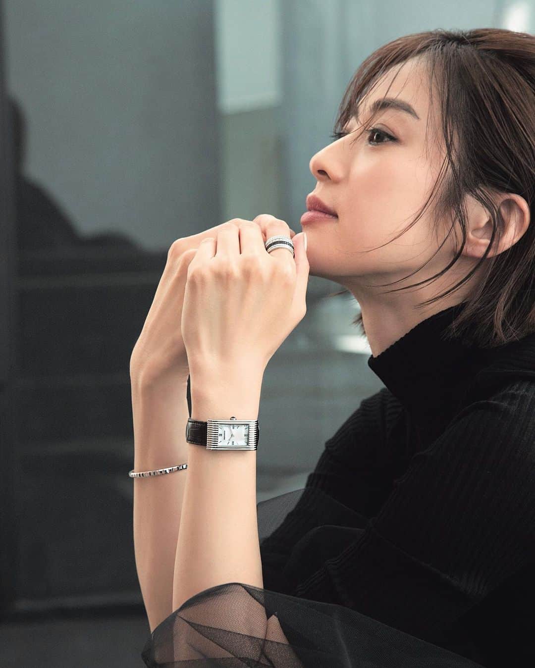 朝倉 豊のインスタグラム：「【BOUCHERON】 @boucheron  @story_love40 5月号 photo: #石倉和夫 氏 model: @reikotakagaki  hairmake: #佐藤エイコ 氏 composition: @shigemianzai  #mywork ※詳細は誌面にて」
