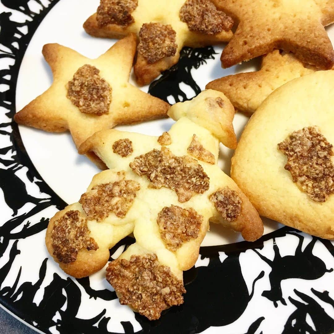 平野由実さんのインスタグラム写真 - (平野由実Instagram)「娘と伯母の手作りクッキー 美味しくて、またすぐに無くなった。 人型やハート、クローバー、ヒトデ型。 いろんな形を作ってくれました！」4月10日 15時10分 - yumi_hiranoo
