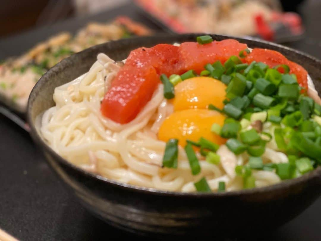 三年食太郎（松島萌子）さんのインスタグラム写真 - (三年食太郎（松島萌子）Instagram)「麺類は最近うどんブーム ． ． #自炊記録　#明太釜玉うどん　#おうち時間」4月10日 15時47分 - 3.syokutaro