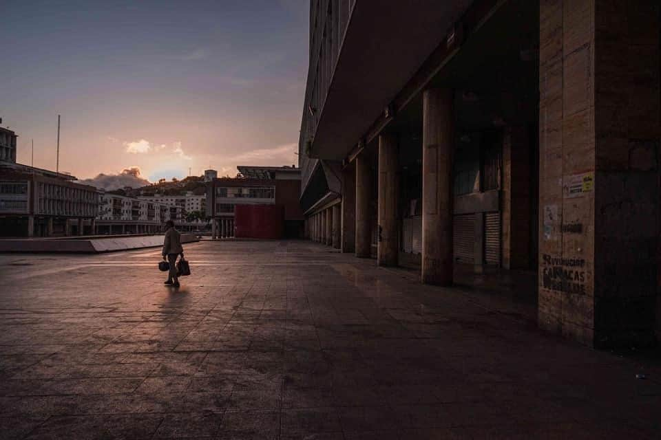 だるま屋本舗のインスタグラム：「. Caracas -  I pray that the outbreak ends soon.  Please take care yourself.  #caracas#venezuela#instadaily#theview#베네수엘라#카라카스#일상#カラカス#日常」