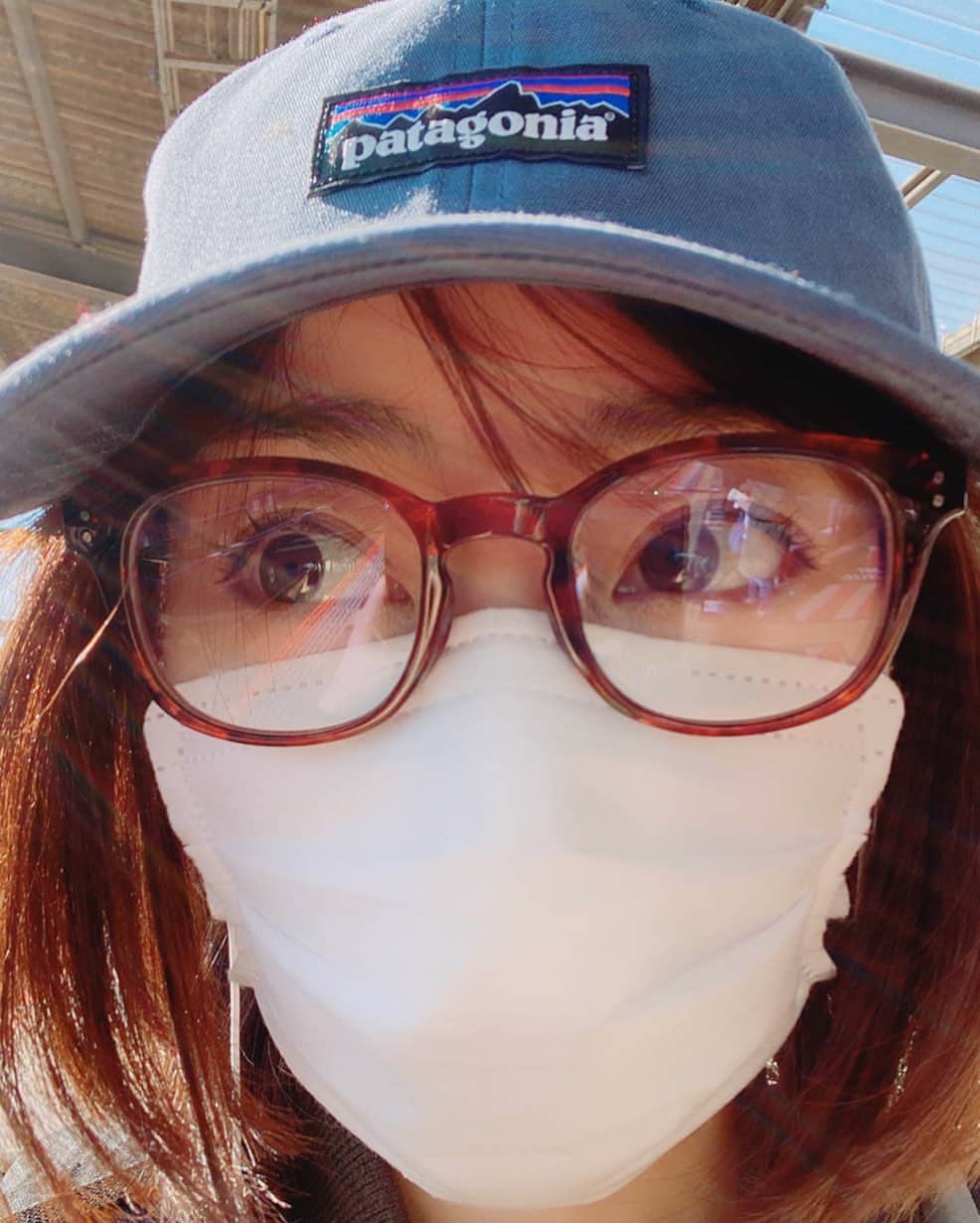 福田麻衣さんのインスタグラム写真 - (福田麻衣Instagram)「んちゃ！ 今日のラジオもありがとうございました このキャップで眼鏡をかけるとアラレちゃんと言われます。うほほーい これから帰ります。ばいちゃ！ キーーーン」4月10日 16時10分 - mai2my2