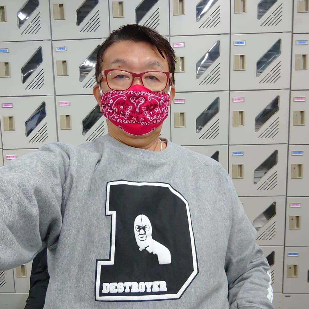 のインスタグラム：「元祖「マスクマン」と言えばこの方だと思いまして、マスクonマスクのコーディネートにしてみました。😷 #手作りマスク #マスクマン #ザ・デストロイヤー #ハオミン」