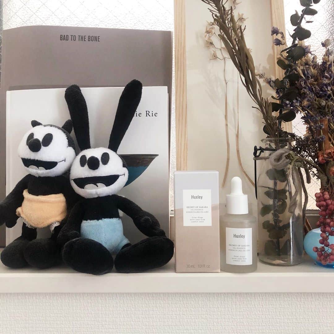 のインスタグラム：「▫︎ skin care  最近気に入ってるやつ🤍 家にずっといるとけっこう乾燥するから保湿必須🙄  今日はキッチンの大掃除🧼」