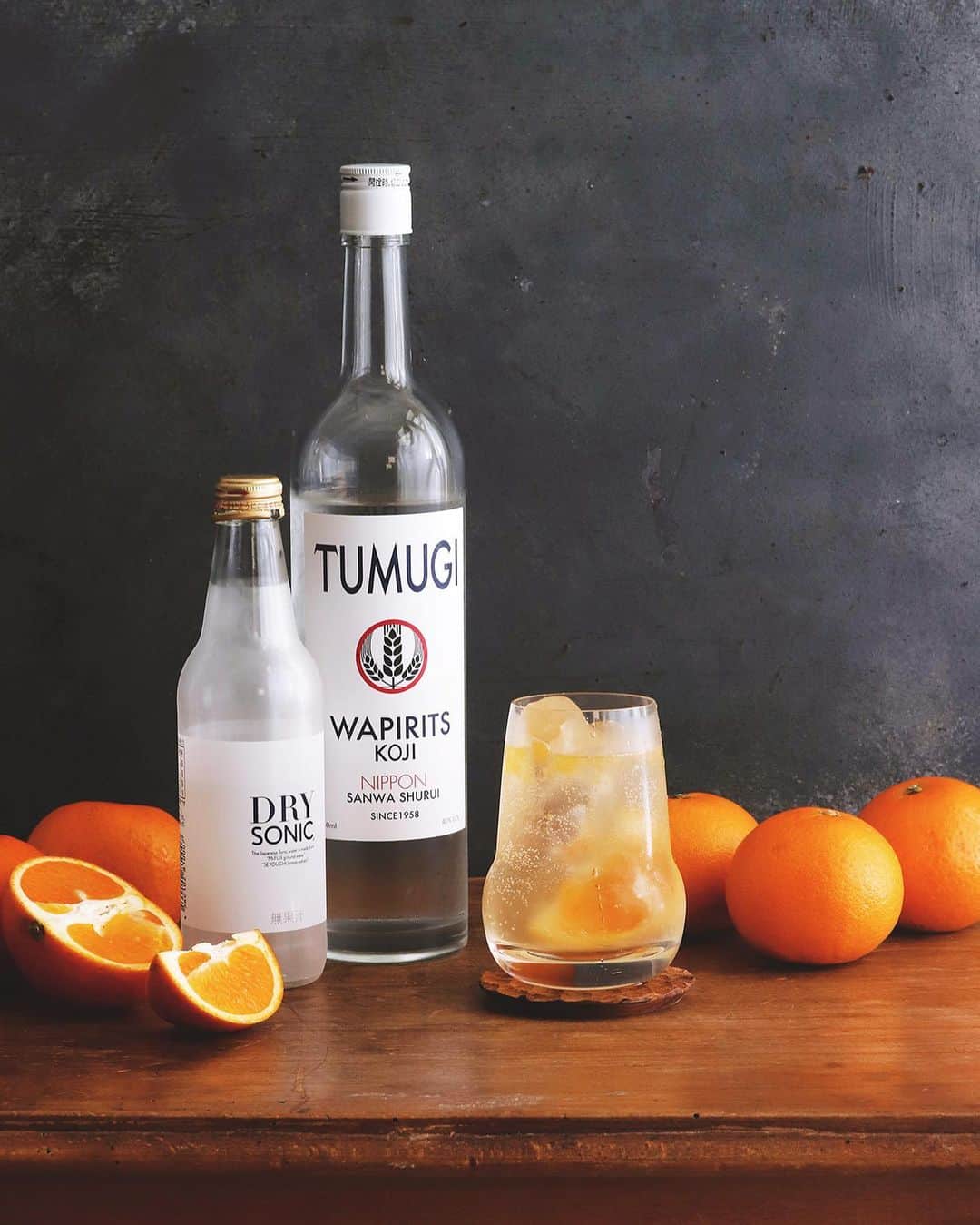 樋口正樹さんのインスタグラム写真 - (樋口正樹Instagram)「Kiyomi Orange KOJI SOUR . 今月のツムギレシピは、 清見オレンジを使った 春の美味しい麹サワー。 清見の爽やかな甘みと 麹の旨味が絶妙な一杯。 . ツムギ公式サイトでは 国産の柑橘類を中心に、 カクテルレシピを掲載。 さらに今月から追加で クラフトフルーツ酒の レシピも掲載してます！ 👉@wapirits.tumugi . . #TUMUGI #wapiritsTUMUGI #wapirits #Kojisour #kiyomiorange #清見オレンジ #麹 #三和酒類 #ミクソロジー #スピリッツ #和ピリッツ #カクテル #大分県 #宇佐 #Mixologyart #madeinjapan #mixology #cocktail #mixologyst #madeincocktails #craftcocktails」4月10日 16時27分 - higuccini