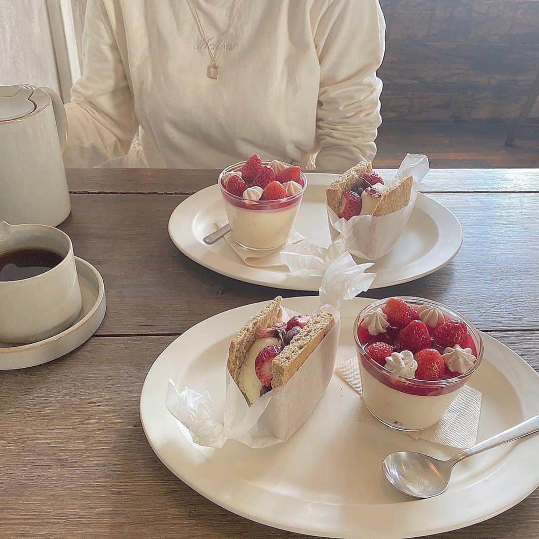 岡元優香のグルメインスタ