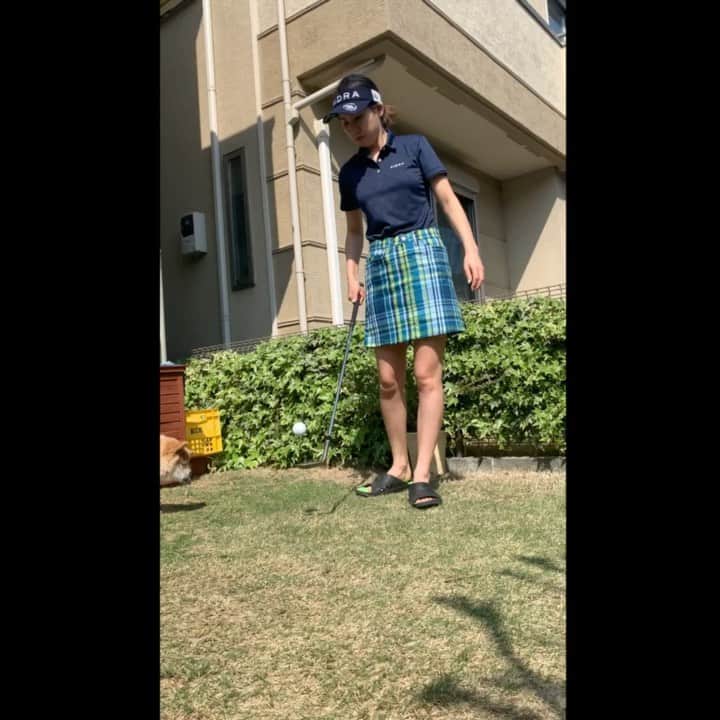 のインスタグラム：「NG集🙅‍♀️ . . . #lifting #ng #take3 #fidra #ゴルフスイング #ゴルフ女子 #lpga #jlpga #高尔夫 #골프 #golf #golfswing #ゴルフウェア #コーデ #女子プロゴルファー #プロゴルファー #ゴルファー #サンダル #fidra2020ss #2020ss」