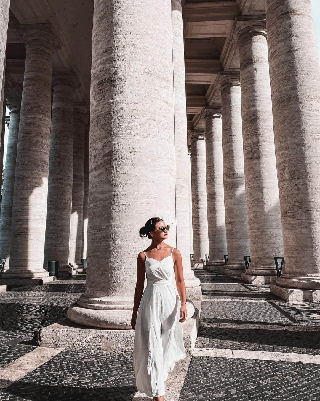 VIENNAさんのインスタグラム写真 - (VIENNAInstagram)「White🤍 ・ ・ ・ #italy#roma#rome#vatican#vaticancity#like4like#follow4follow#followforfollow#travel#trip#diet#sexy#likeforlike#makeup#tagsforlikes#f4f#vsco#lightroom#コーデ#おしゃれさんと繋がりたい#ボブ#ダイエット#写真好きな人と繋がりたい#イタリア#ローマ#ヴァチカン」4月10日 21時20分 - viennadoll_official