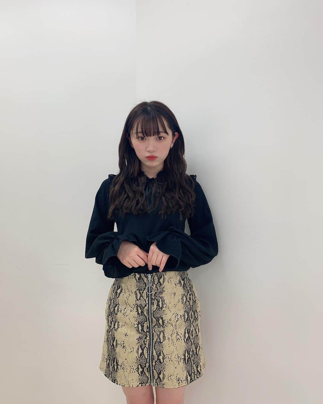 平野夢来（ゆぴぴ）のインスタグラム：「前髪がまだ少し長い時!! もう切っちゃったから今はパッツン🥺 ・ ・ ・ スカートは『 @cecilmcbee_official 』さんのです‪‪❤︎‬‪‪❤︎‬ #lnstalike #like4like #f4f #lnstagood #lnstapic  #cecilmcbee」