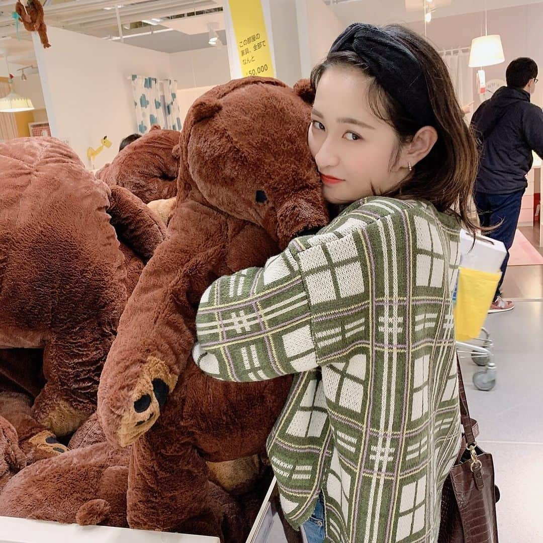 中島咲季のインスタグラム：「このクマさまお迎えしたい🧸 . #ikeahome #ikea #🧸 #イケア #イケアのぬいぐるみ #ひとり暮らし #新居に」