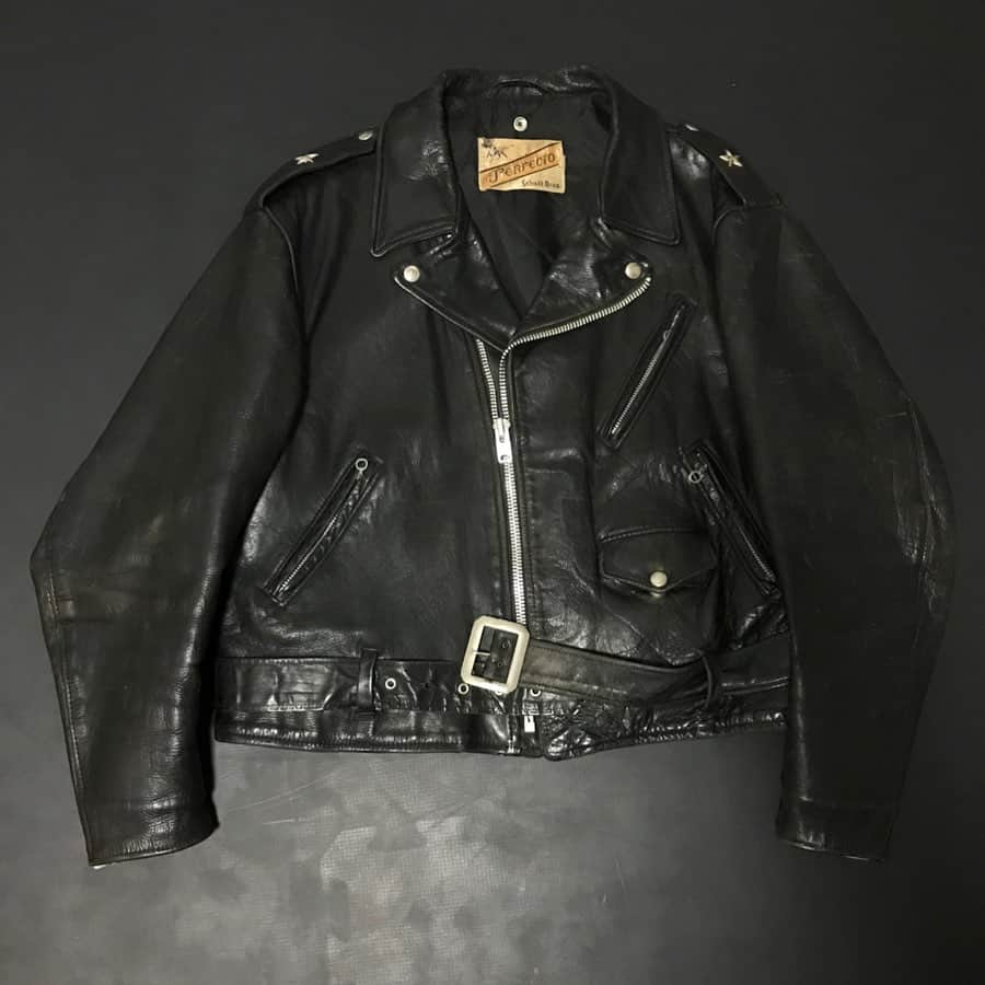 宇野薫のインスタグラム：「久しぶりに 自分の古着コレクションを 紹介する UNOVIN  Schott ショット ワンスター サイズ50  #unovin #caoluno #古着 #ただの古着好きです #だから古着はやめられない #宇野薫  #探すと以外ないサイズ50」