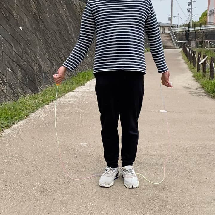 栗田善太郎のインスタグラム：「だらしないからだの 初老になってしまいました。 恥じながら忘れ得ぬ40代最後の誕生日となりました。  1年後にはどうなっているやら、、」
