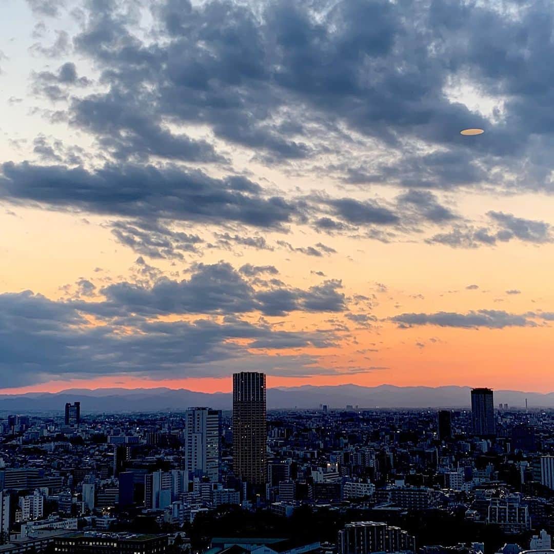 大石 征裕さんのインスタグラム写真 - (大石 征裕Instagram)「4／10 Sunset. #stayhome #stayathome #家にいよう」4月10日 22時29分 - oishi_masahiro