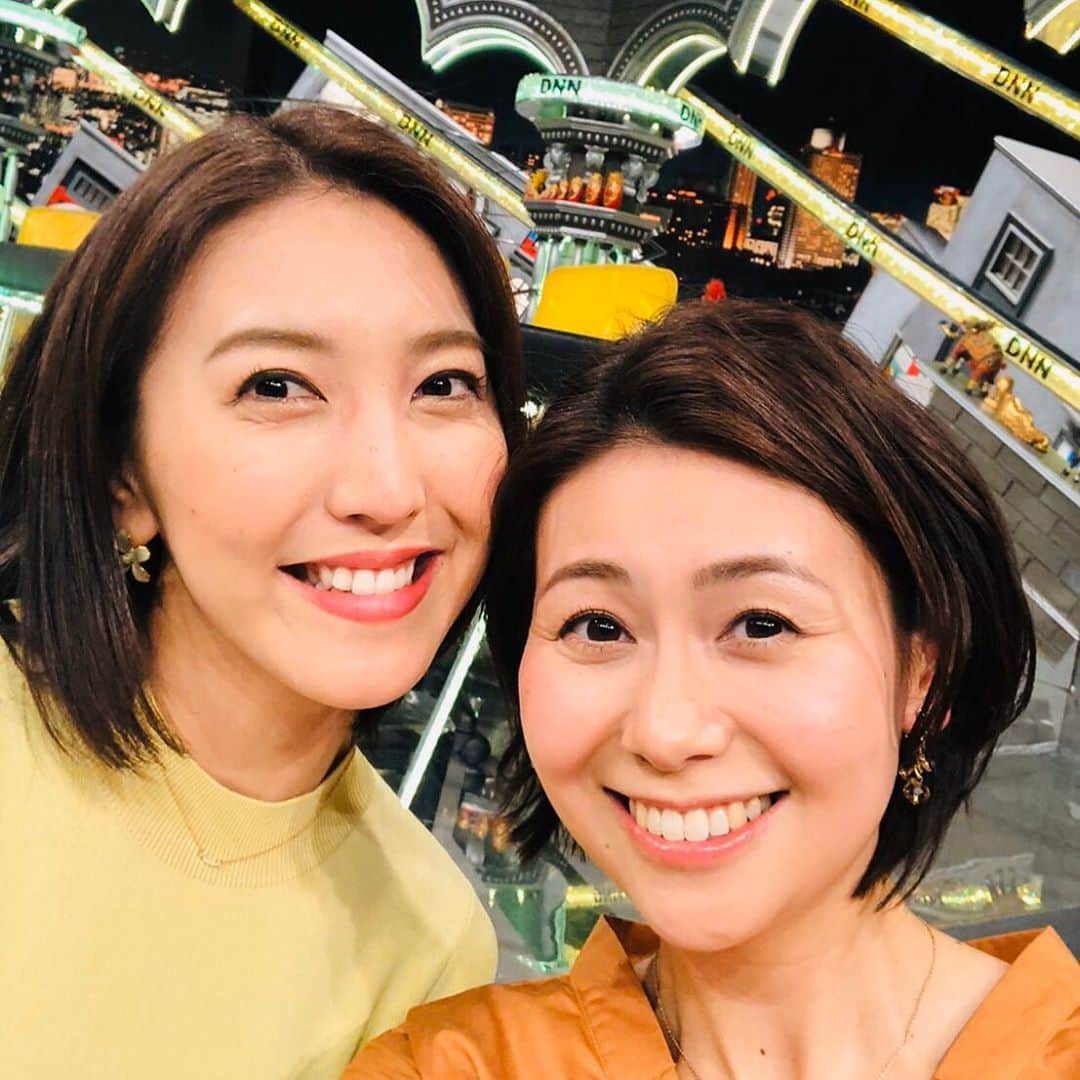 フジテレビアナウンサーのインスタグラム：「こんばんは！山中章子です^ ^ 金曜の夜、おうちにいらっしゃる方も多いのではないでしょうか？ ☝️こちらの番組に、すこーしお邪魔しました😆 このあと23時からです！！ よろしければご覧くださいませ💫  #全力脱力タイムズ #DNN #頑張りました #かなり恥ずかしい #フジテレビアナウンサー #山中章子 #小澤陽子」