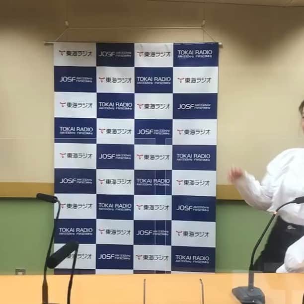 杜このみのインスタグラム：「前髪が伸びてるけど、 美容室へ行くのは、コロナが落ち着くまで我慢しようと思います！ なのでしばらくはおでこちゃんヘアーの予定です😂 #エスカレーター のつもり」