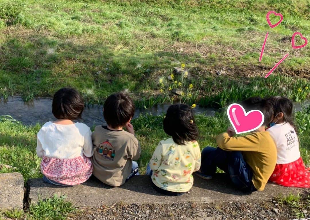 町田亜里香のインスタグラム：「ちょっと前の、 スクールのお友達との写真📸 毎日毎日普通に通えてたことすら 幸せなことだったんだと感じる。 . . 我が家はなるべく、 お家で過ごしてます🏠🏠💓 みなさんも、 なるべくお家にいてくださいね🧚‍♂️✨ . . . #コロナ #コロナに負けるな  #コロナウイルスが早く終息しますように」