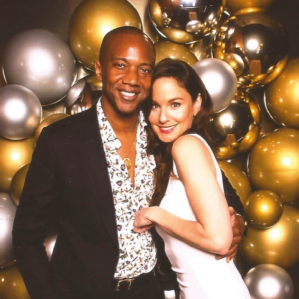 サラ・ウェイン・キャリーズさんのインスタグラム写真 - (サラ・ウェイン・キャリーズInstagram)「@jaugustrichards is interviewing me LIVE today at 4 pm PST!! we are method with this BFF thing - come hang with us right here on our IG live baby.... 🥂」4月11日 1時26分 - sarahwaynecallies