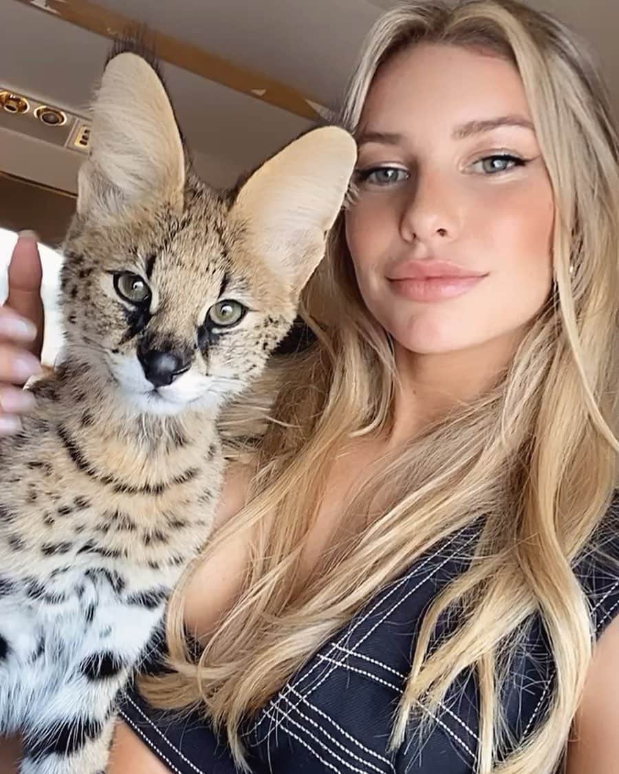 Katelyn Byrdのインスタグラム：「His freckle necklace is my favorite 🥺」